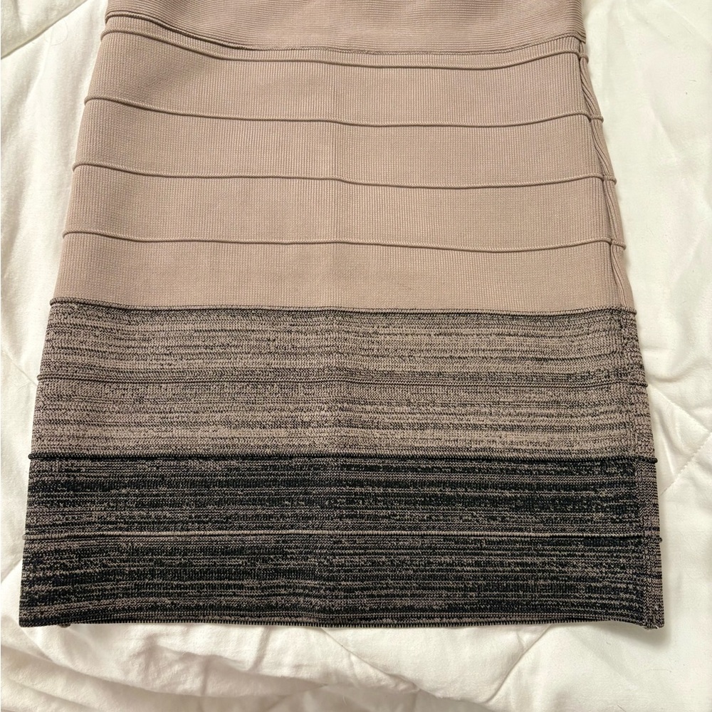 Guess Beige and Black Pencil Skirt